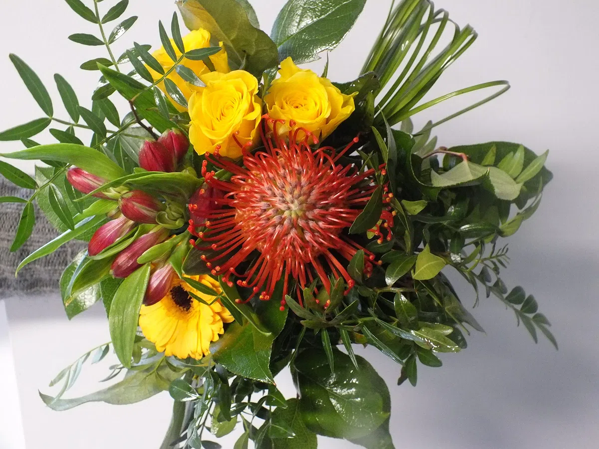 Blumenstrauß Farbtraum mit Glückwunschkarte – Frische Blumen für jeden Anlass, ideal für Geburtstagsfeiern, Jubiläen und Dankesgeschenke – Blumenversand direkt nach Hause