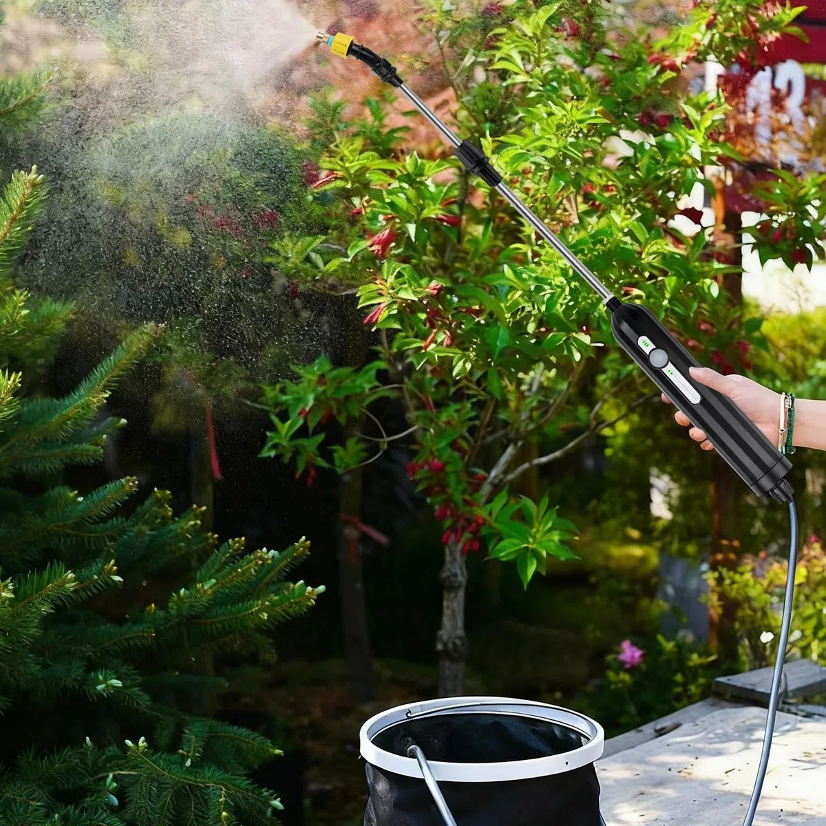 5 Meter lange, flexible elektrische Gartenspritze mit schwarzem, wasserdichtem Griff zum Bewässern von Blumen und Versprühen von Pflanzenschutzmitteln (eingebauter Akku: 2000 mAh)